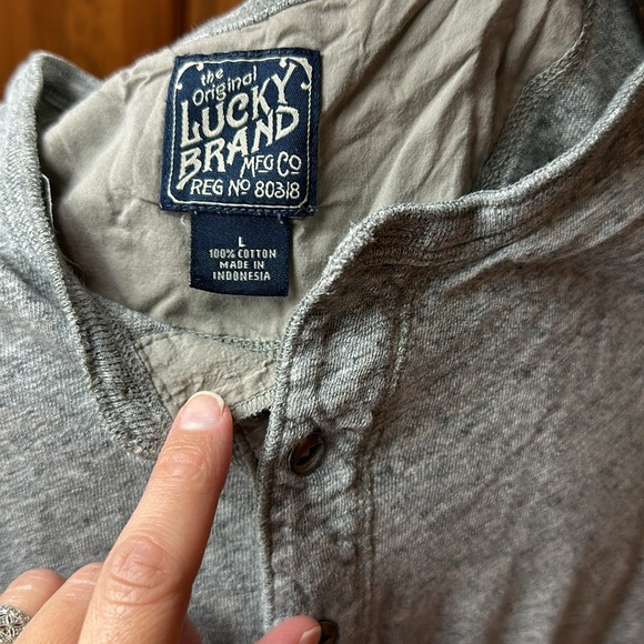 LUCKY Brand Grey Henley w/buttons - L - Picture 2 of 7